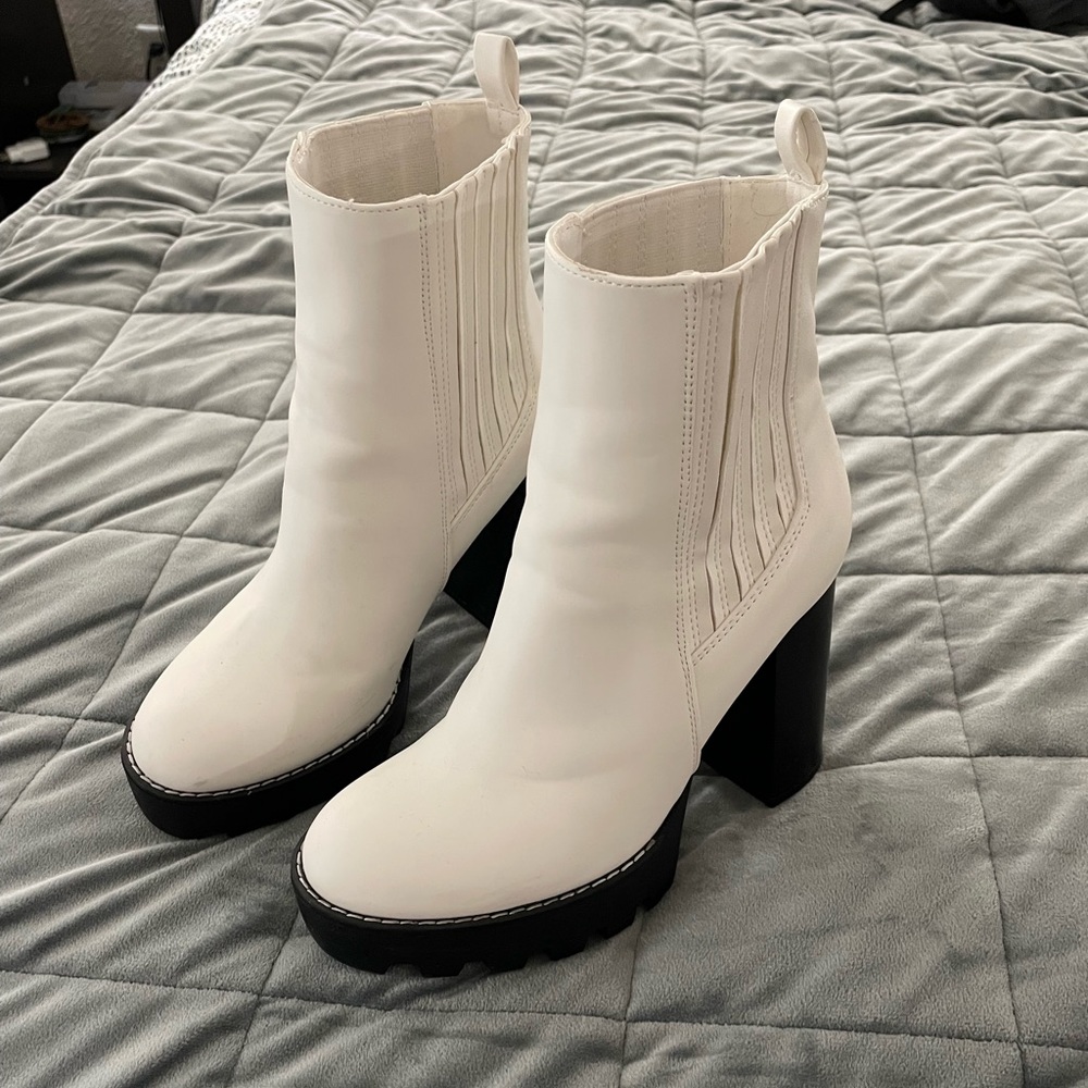 Heel ankle booties